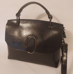 MDBM  black leather shoulder strap bag crossbody with top handle gunmetal buck…